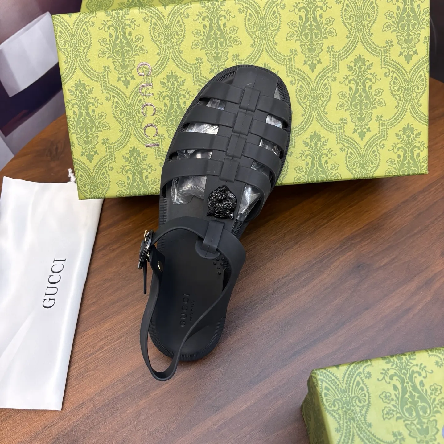 Men's shoes 260💰 [Gucci] Counter quality, top-quality original goods, real photos! Original TPU material, fine workmanship, comfortable; genuine 1:1 replica Size: 36 ~ 46